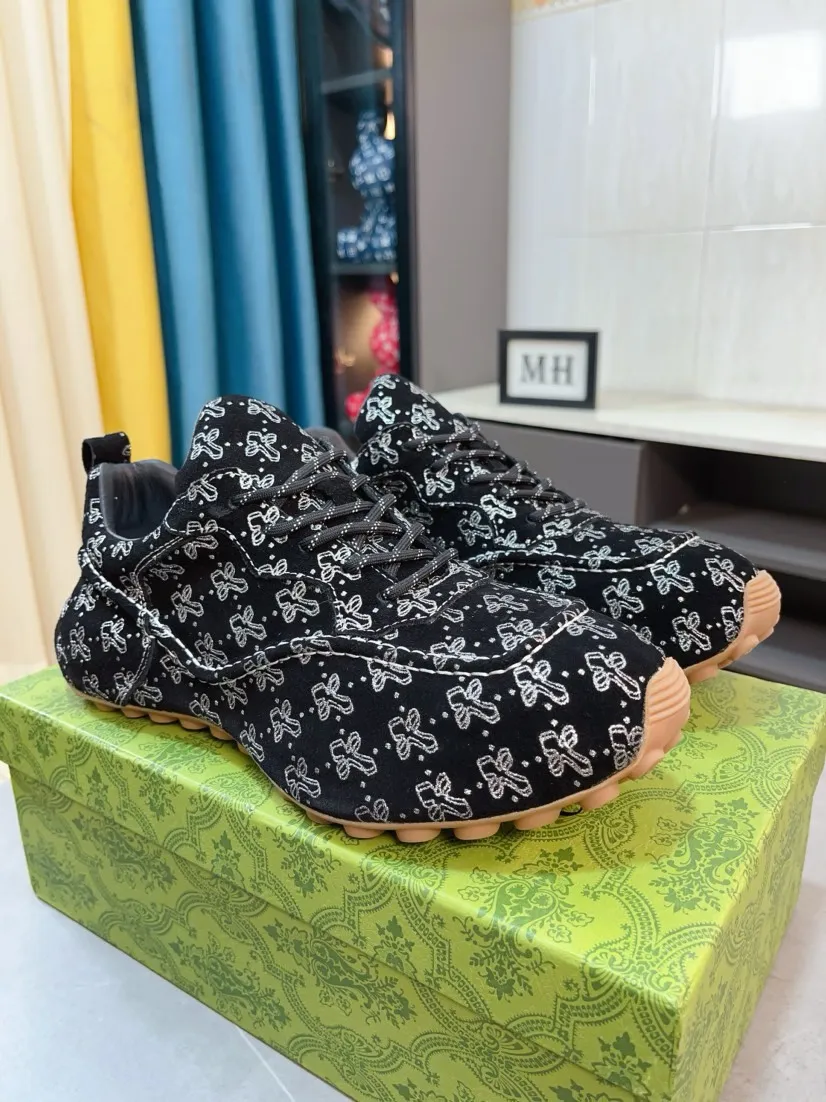 Men's shoes 💰560🌹🌹【GUCCI】pop-top casual sneakers with daddy outsole, breathable and comfortable, easy to walk, a versatile style for trendy men, upper with cowhide edged outsole design➕genuine leather lining➕Gucci's popular original outsole, sports and running style, super comfortable. Code number 38-44